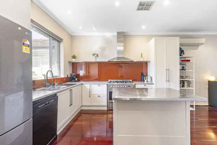 House For Sale in City of Canning, Western Australia