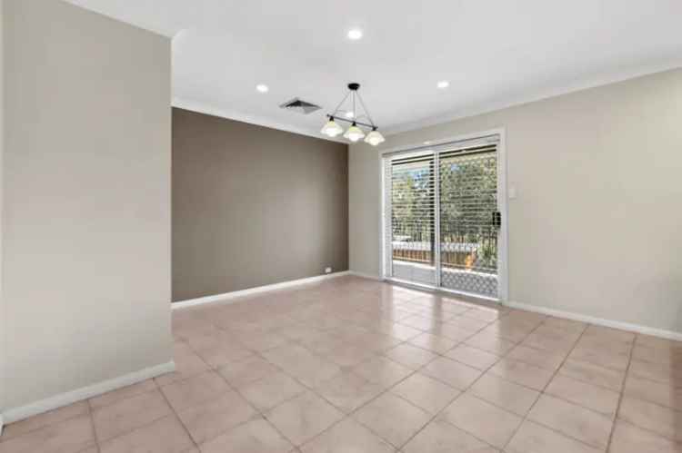 5 Bed Family Home For Lease in Ebenezer NSW