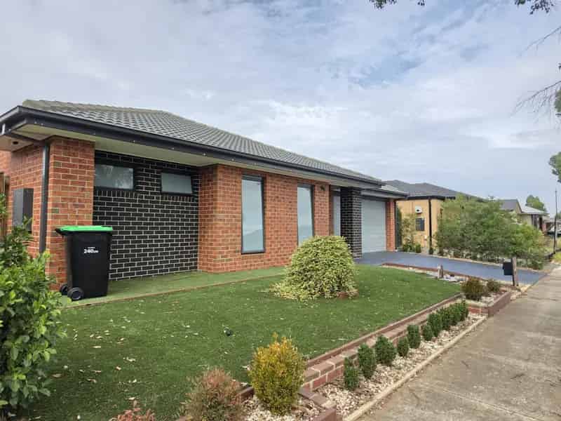 House For Rent , 13, Embleton Chase, Melbourne, Victoria