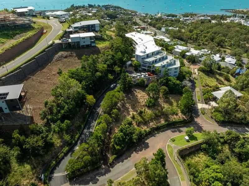 Prime Corner Block in the Heart of Airlie Beach