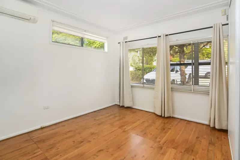 Real Estate For Lease - 8 Sinclair Street - Gosford , NSW