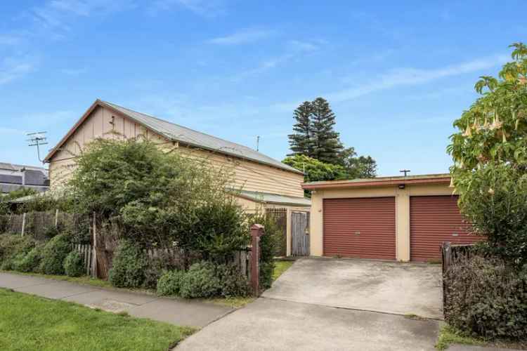 Berry Cottage Renovation 3 Bed 2 Bath Double Garage 465sqm