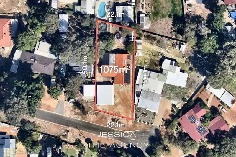 House For Sale - 7 Wyuna Crescent, Lesmurdie WA 6076
