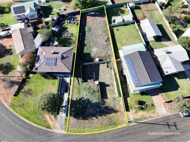 Well-fenced Block in Sought After Area