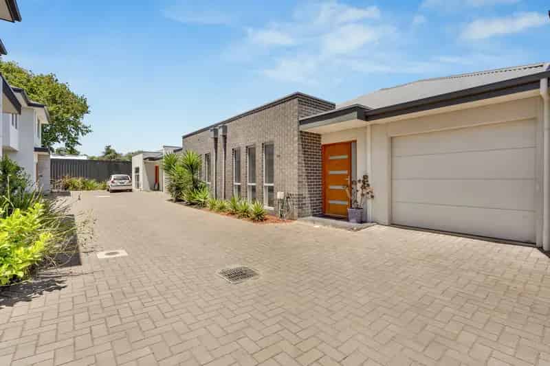 3 rooms house of 98 m² in Adelaide
