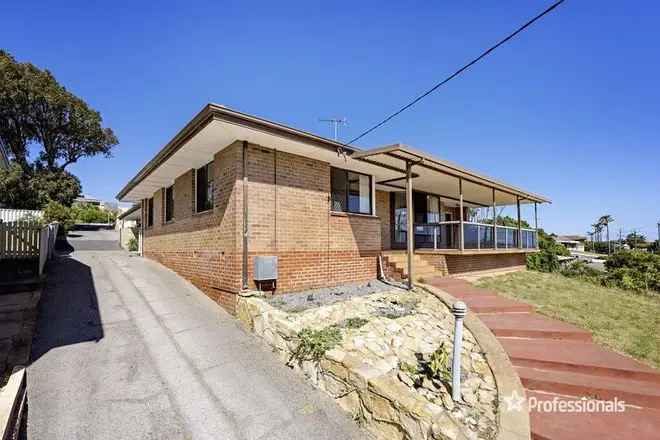 House For Sale in Geraldton, Western Australia