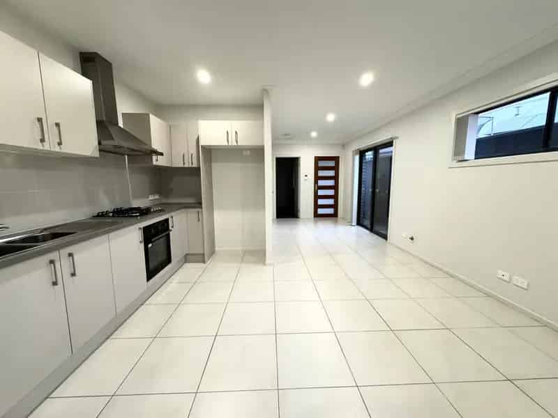 Lease Home in Oran Park with Modern Features and Fenced Yard