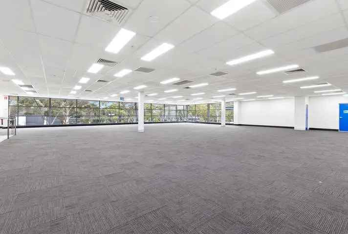 Open Plan Office Suite 526sqm Ready to Occupy Near Train Station