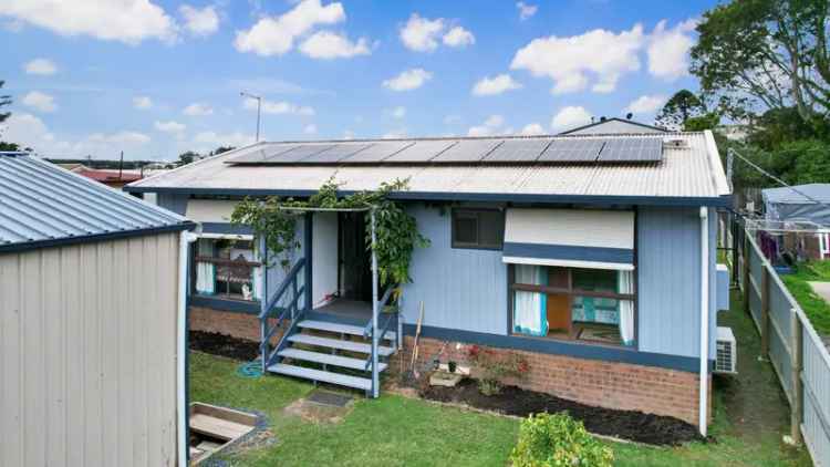 Buy house in Dalmeny with solar system and large shed