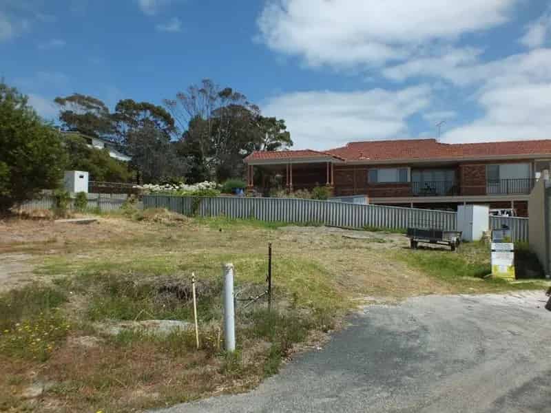House and Land Packages in Centre of Town with Hilltop Views