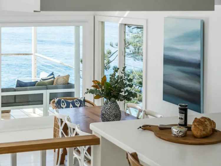 Exclusive oceanfront position at Whale Beach