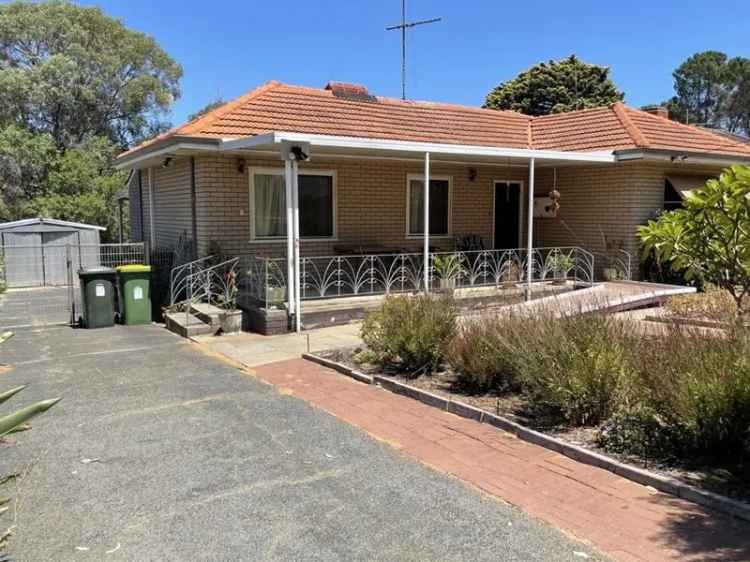 3x1 Brick Home  Spacious Yard  Study  Shed  Rainwater Tank