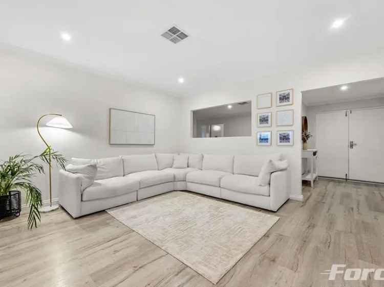 Stunning 4-Bedroom Family Home in Capricorn Beach Estate Yanchep