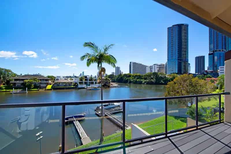 Rare North-Facing Waterfront Villa Footsteps To Everything!