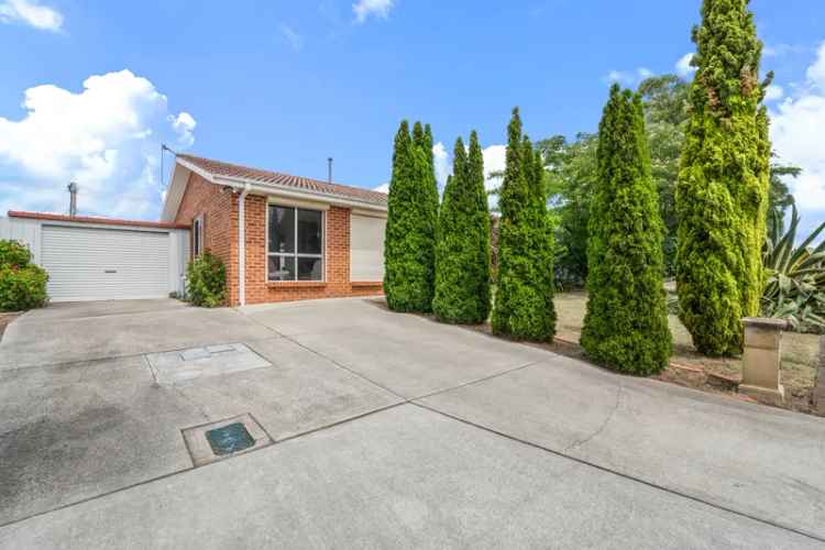 House For Rent in District of Tuggeranong, Australian Capital Territory