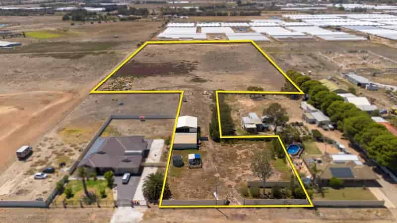 Build Your Dream Home on Vacant Land at Waterloo Corner with Ample Space