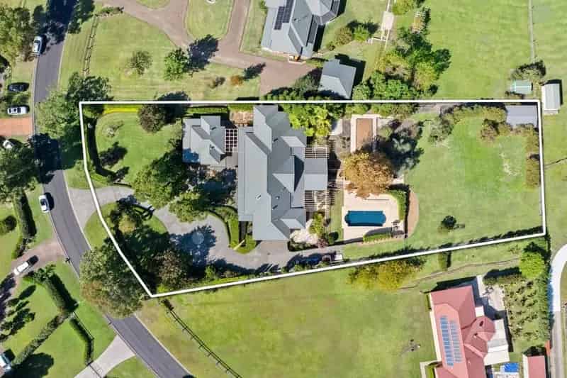 House For Sale - 4 Reflection Drive, Louth Park NSW 2320