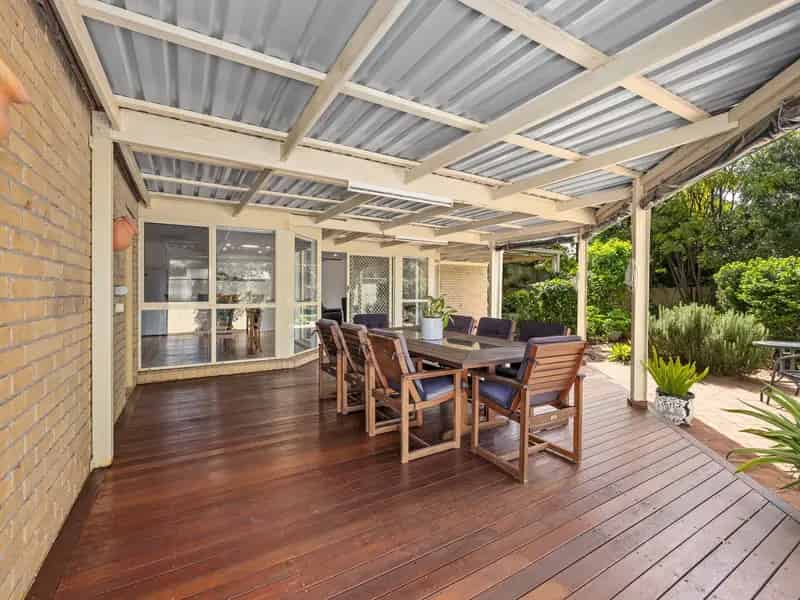 Spacious Family Living in Sought-After Grammar Park Estate