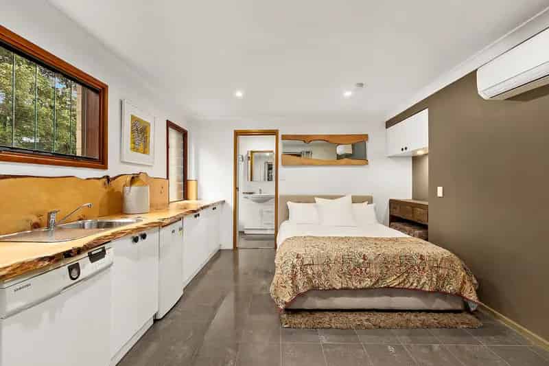 Buy House in Kurrajong with Four Bedrooms and Tropical Oasis Features