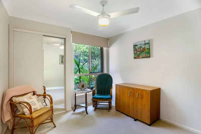 Strata-Free Living in a Peaceful Retreat - Everything at Your Doorstep!!