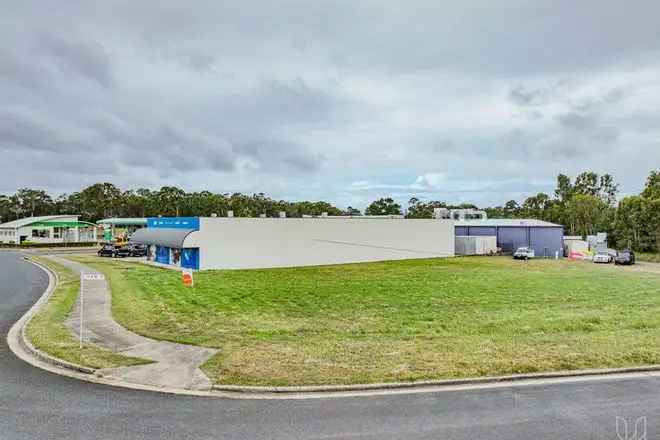 Commercial Block Yeppoon - 2406m2 - Highway Access