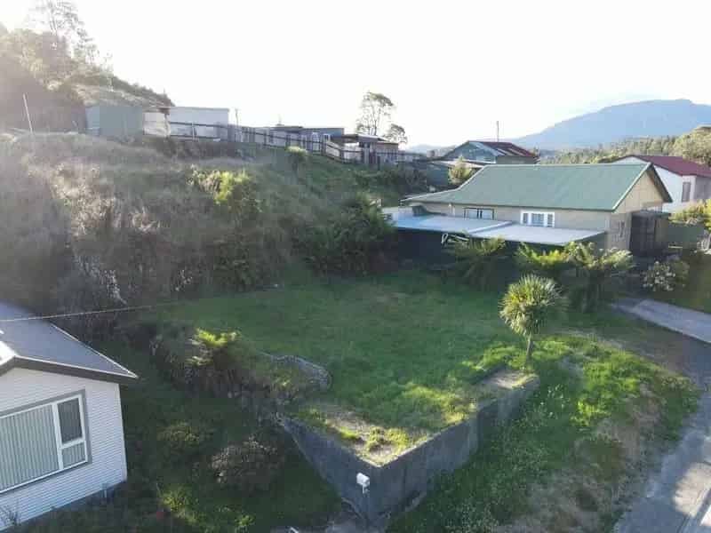 Buy land in Queenstown with stunning views at The Lookout