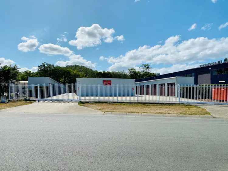 CONVENIENTLY LOCATED STORAGE SHEDS IN CANNONVALE