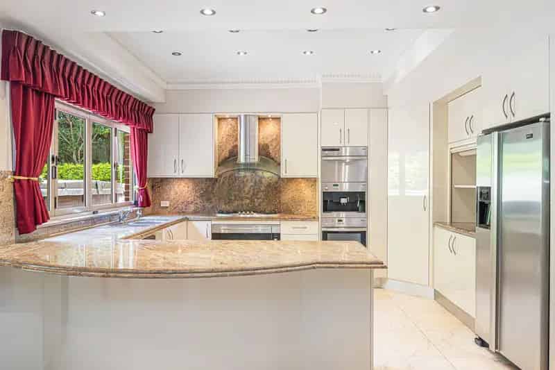 Lease Luxury House in St Ives with Outdoor Spa and Designer Kitchen
