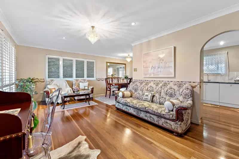 Luxurious Dual-Living Oasis with Inground Pool in Macgregor