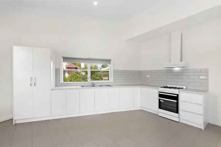 buy stylish apartment next to hawksburn station