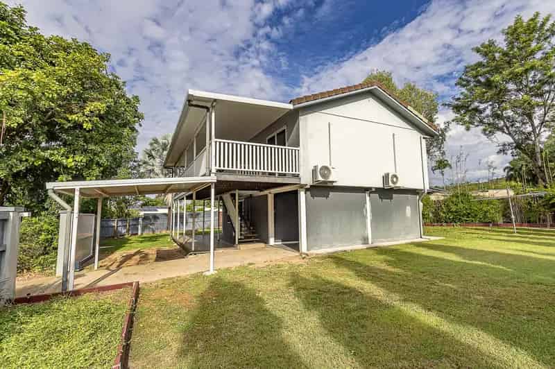 3 rooms house of 328 m² in Townsville City