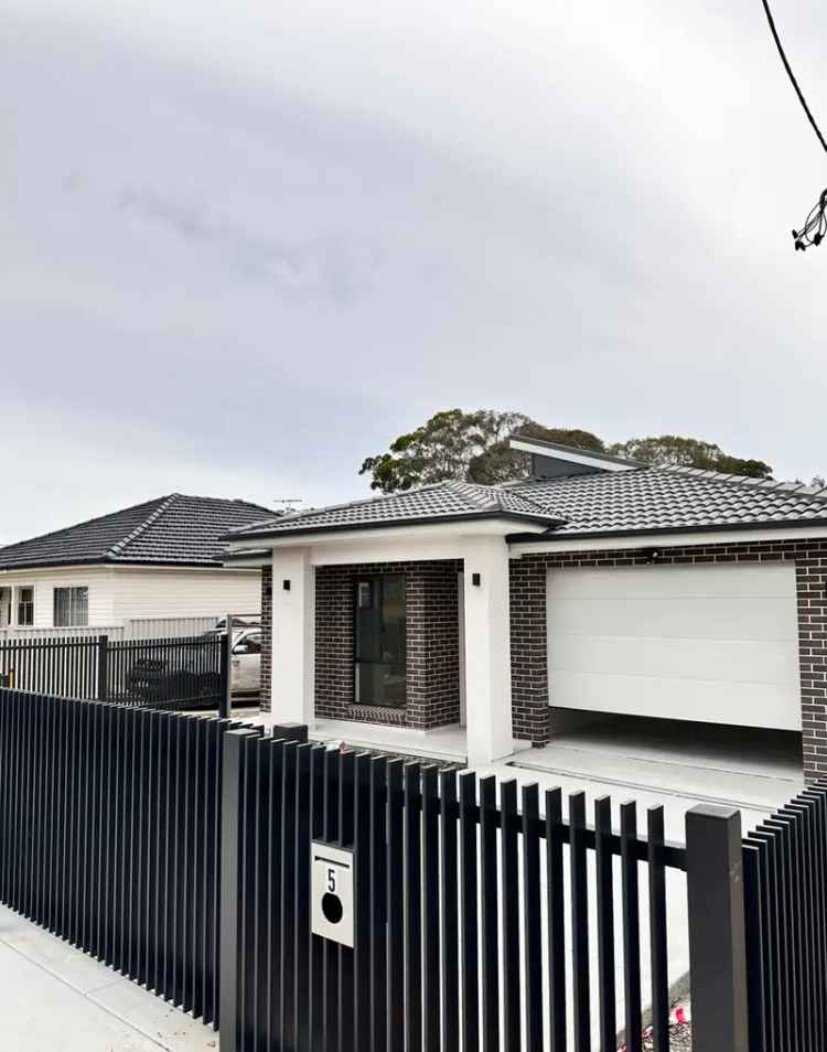 4 Bed House For Lease in Cabramatta NSW