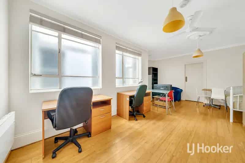 5 rooms apartment of 200 m² in Melbourne