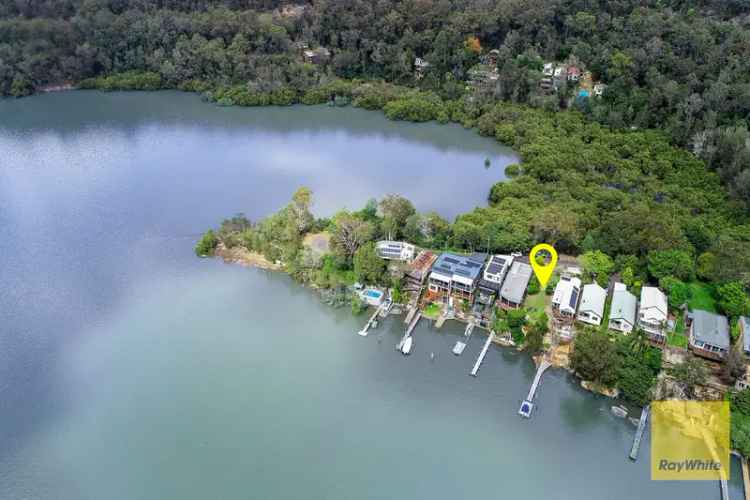 Magnificent, Vacant Waterfront Land