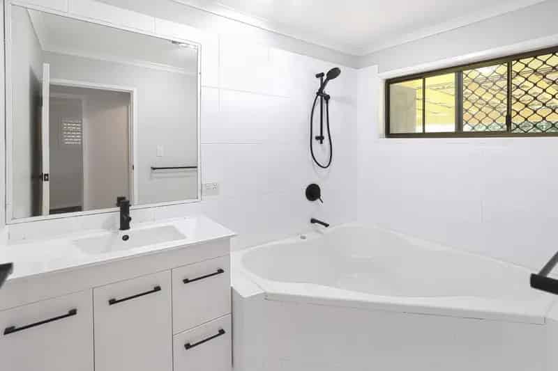 Real Estate For Lease - 7 Flamingo Drive - Albany Creek , QLD