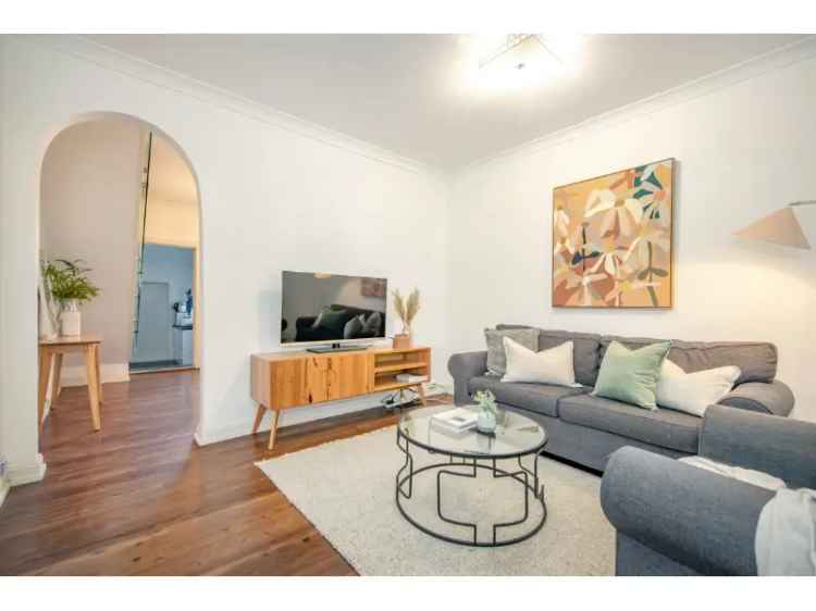 Funky Two Bedroom Terrace