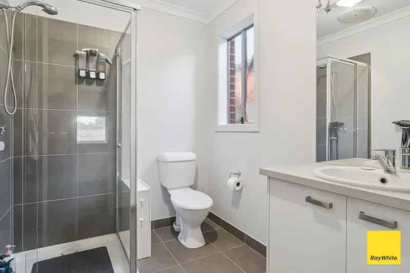 Modern Comfort Meets Ideal Location - A Perfect Family Home or Smart Investment