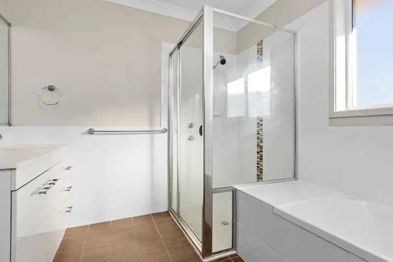 Real Estate For Lease - 37 Bottlebrush Boulevard - Fletcher , NSW