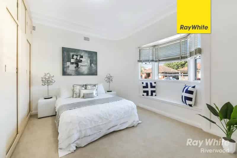 Three Bedroom Home With Air Conditioning In Prime Location