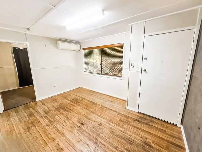 Priced To Sell - Charming 3-Bedroom Home In The Heart Of Townview