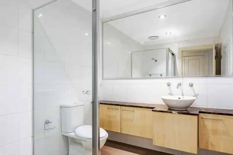 Lease home in Macquarie Links with luxury features and amenities