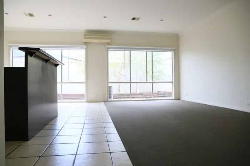 2 rooms house of 174 m² in Melbourne