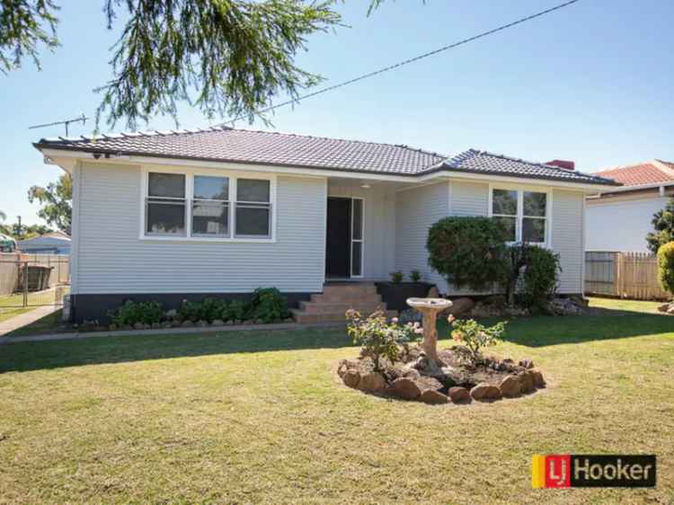 House For Sale in Tamworth, New South Wales