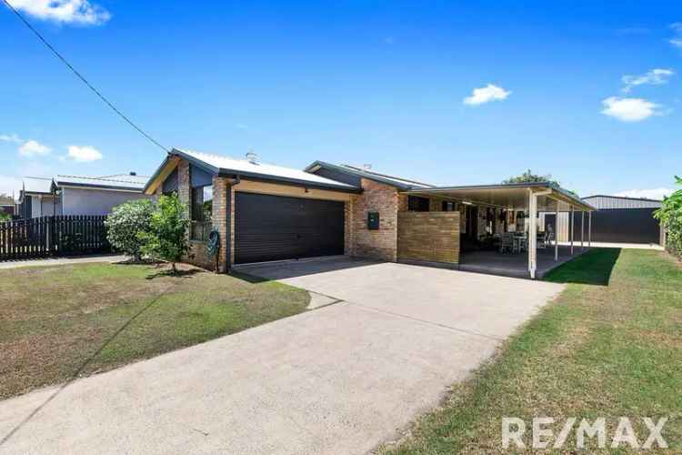 4 Bedroom Family Home in Urangan - Coastal Charm