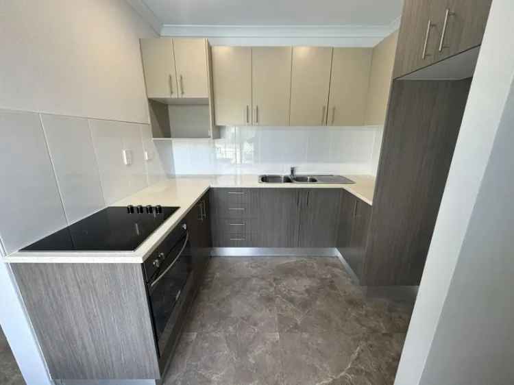 2 Bed Unit Korora NSW - Pool Access - Available May 17