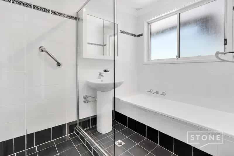 Lease Family Home in Cherrybrook with Modern Features and Garden