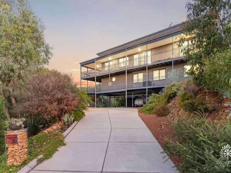 House For Sale , 30, Persimmon Place, City Of Kalamunda, Western Australia