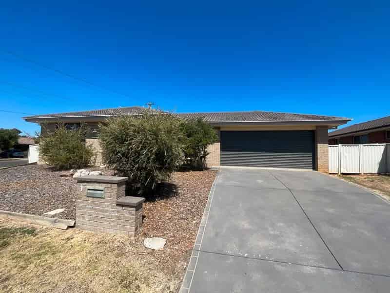 4 BEDROOM HOME - WESTDALE LOCATION