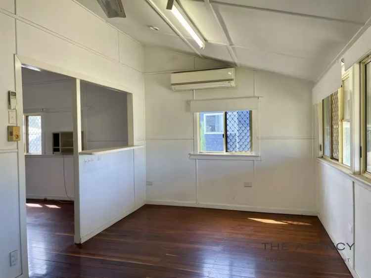 House For Lease - 2 Renshaw Street, Park Avenue QLD 4701