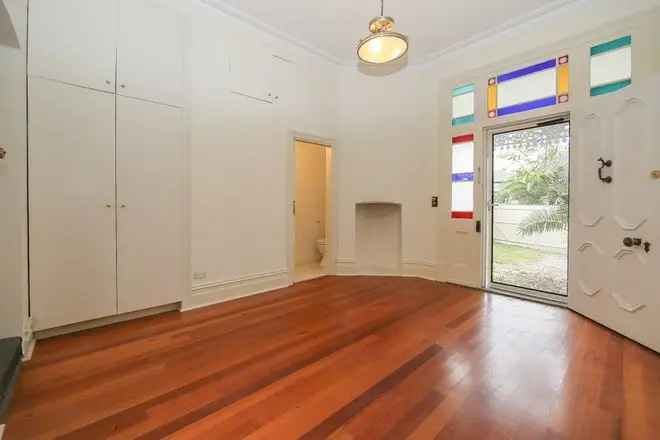 Stunning Restored Period Home Near CBD